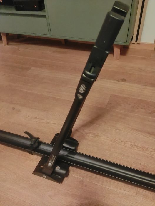 Cruz Race Dark bagażnik rowerowy