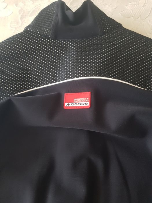 Blusão de bicicleta da marca  ASSOS(novo)