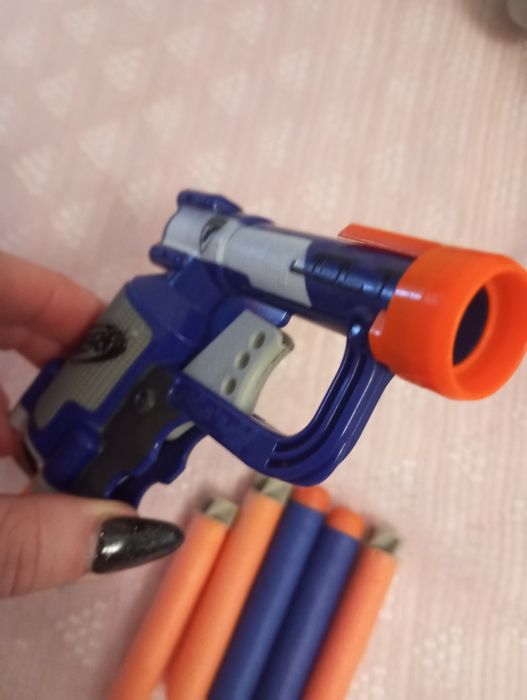 Mini pistolecik zabawka strzałki nerf