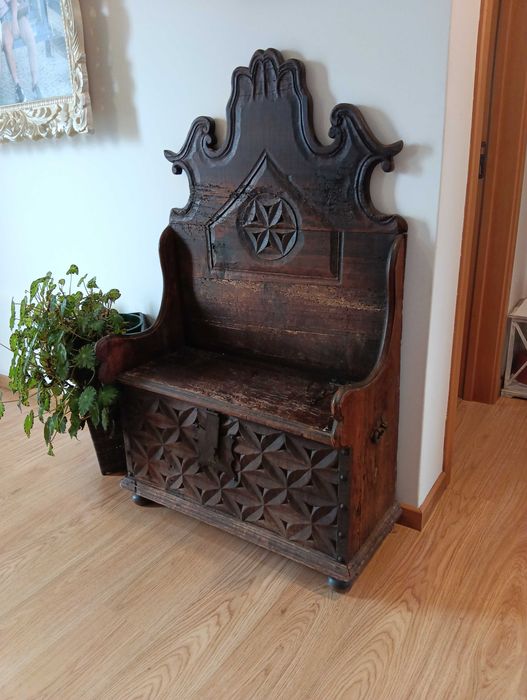 Banco de madeira rústico