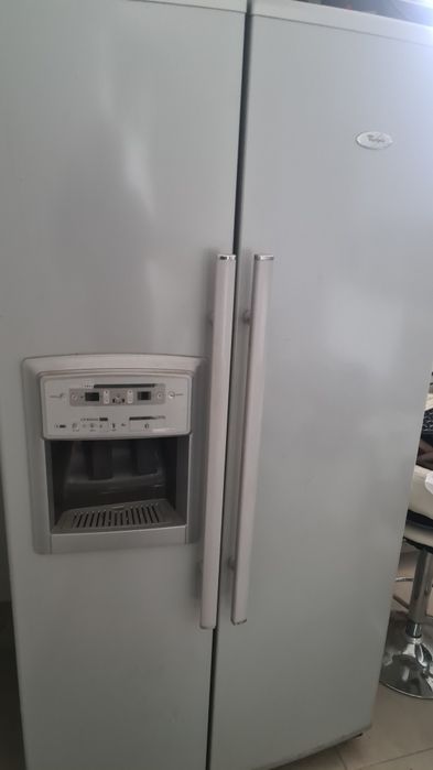 Холодильник Whirlpool