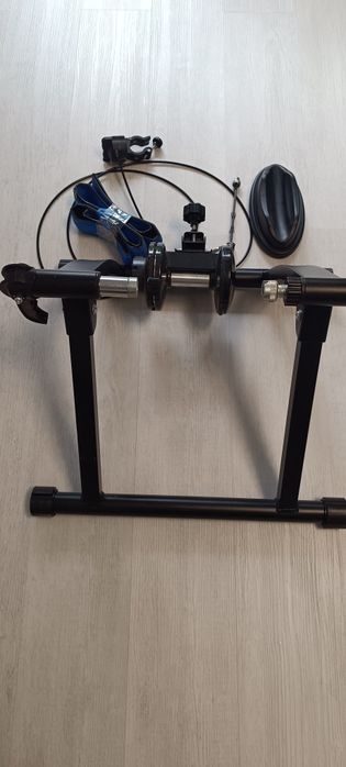 Trenażer rowerowy magnetyczny