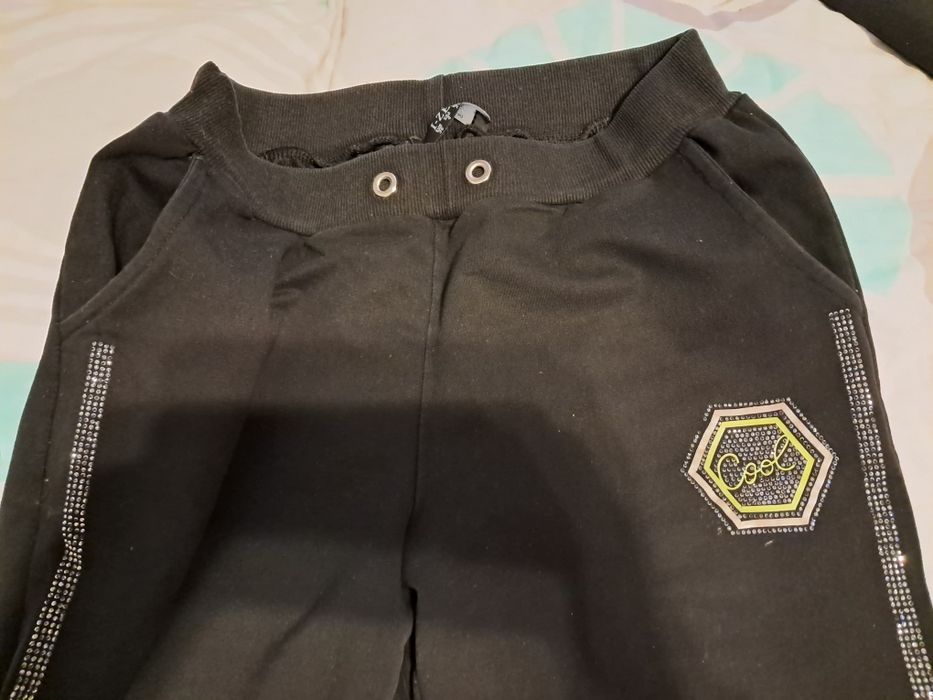 Dres damsk z długim rękawem.