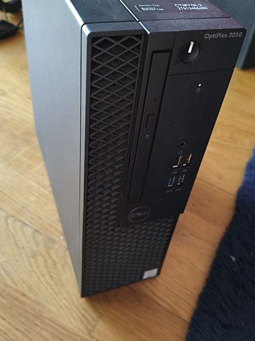 Dell 3050 i5-7500, ssd 256, 8gb ram