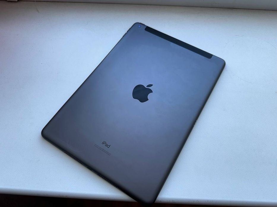 iPad 8 покоління 32 ГБ, LTE, 10,2