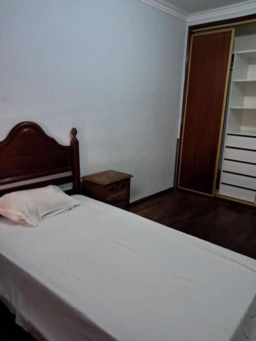Quarto para arrendar