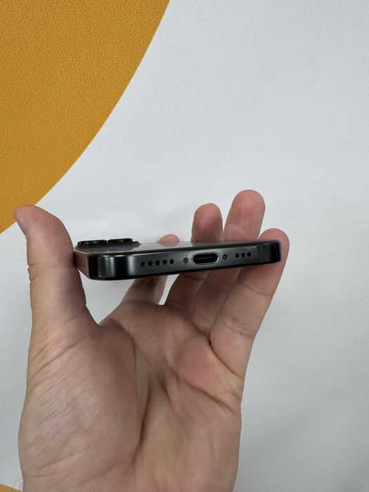 iPhone 16 Pro 256 GB Black Titanium