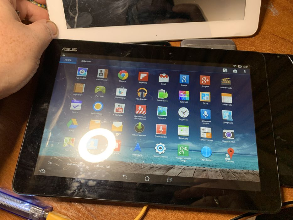 Планшеты Asus, Medion Lifetab