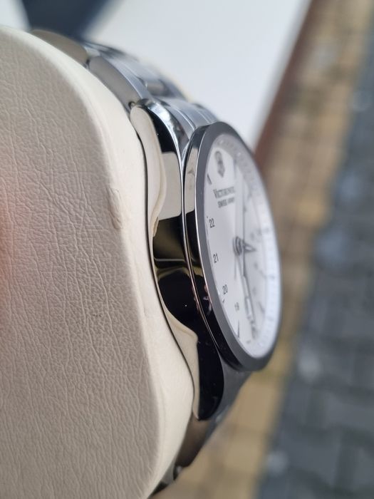 Zegarek Victorinox, nieużywany