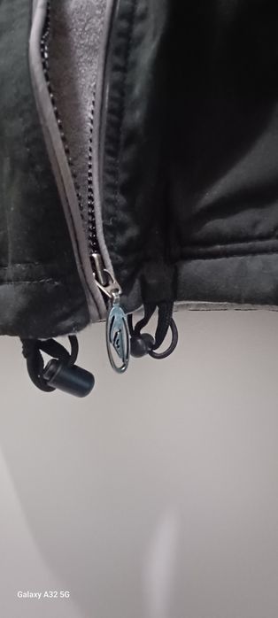Casaco original Quicksilver tamanho L .Novo