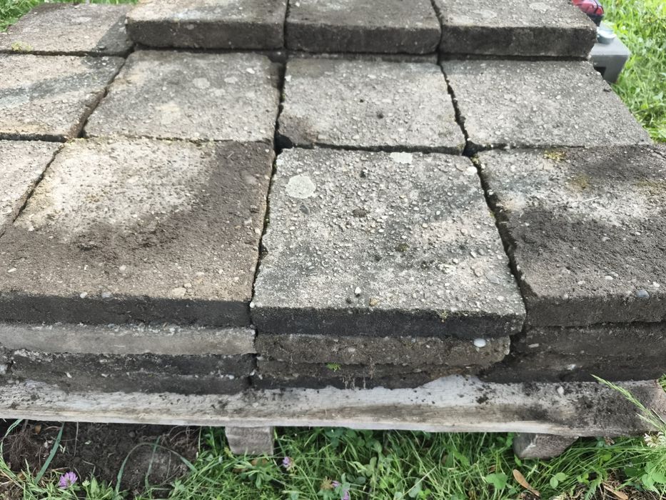 Płytki chodnikowe z rozbiórki 30 x 30