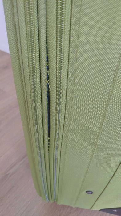 Mala de Cabine Verde 2 Rodas – Leve e Funcional