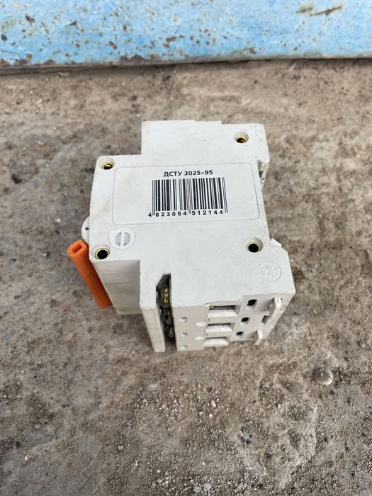 Автоматичний вимикач модульний