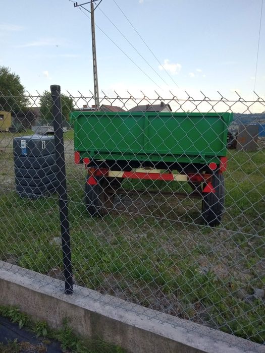 Przyczepa 1-osiowa z rozrzutnika