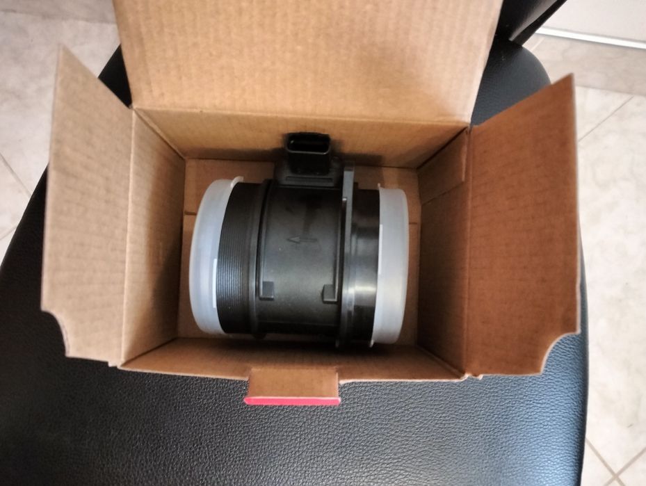 Розходомір повітря Mitsubishi Outlander Citroen Crosser Peugeot 4007