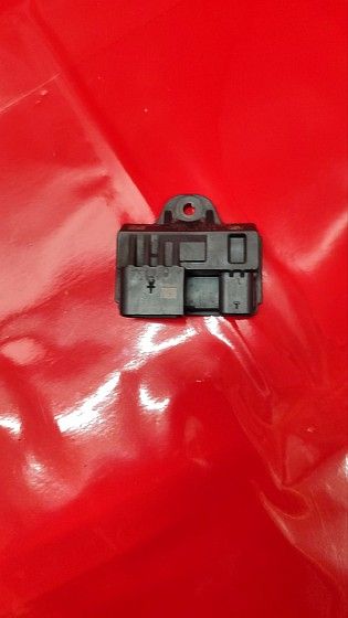 Реле накала BMW X5 F15 Реле свічок розжарювання БМВ Х5 Ф15 Шрот