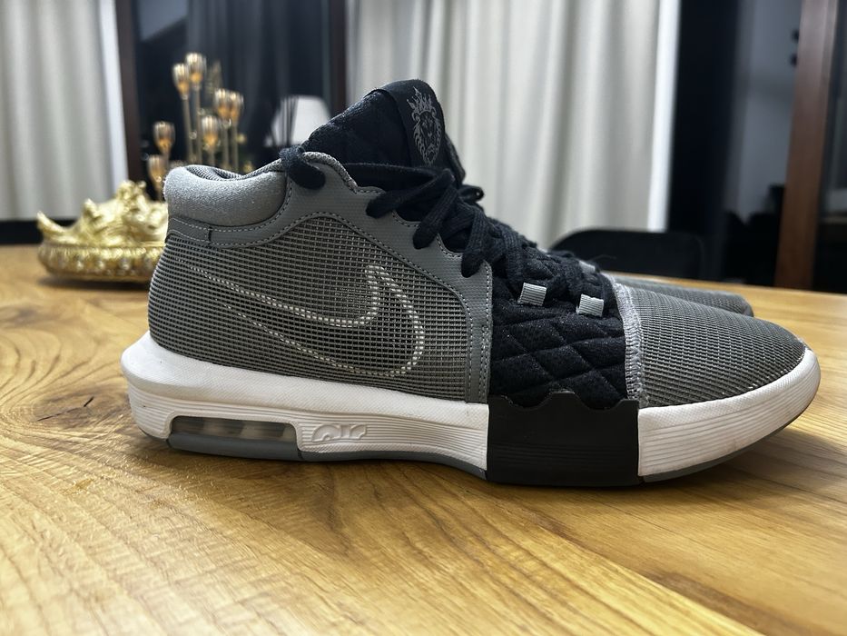 Buty NIKE do koszykowki  jak nowe 1 raz zalożone