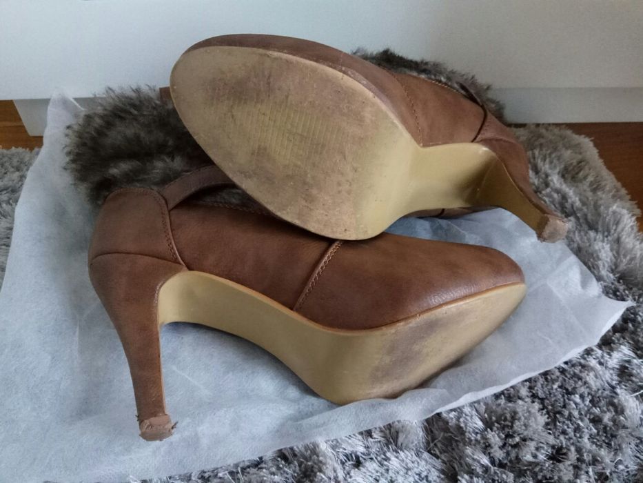 Botas / botins camel c/ pêlo -  38