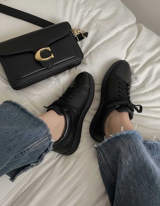 Carinii czarne sneakersy z naturalnej skóry r. 40