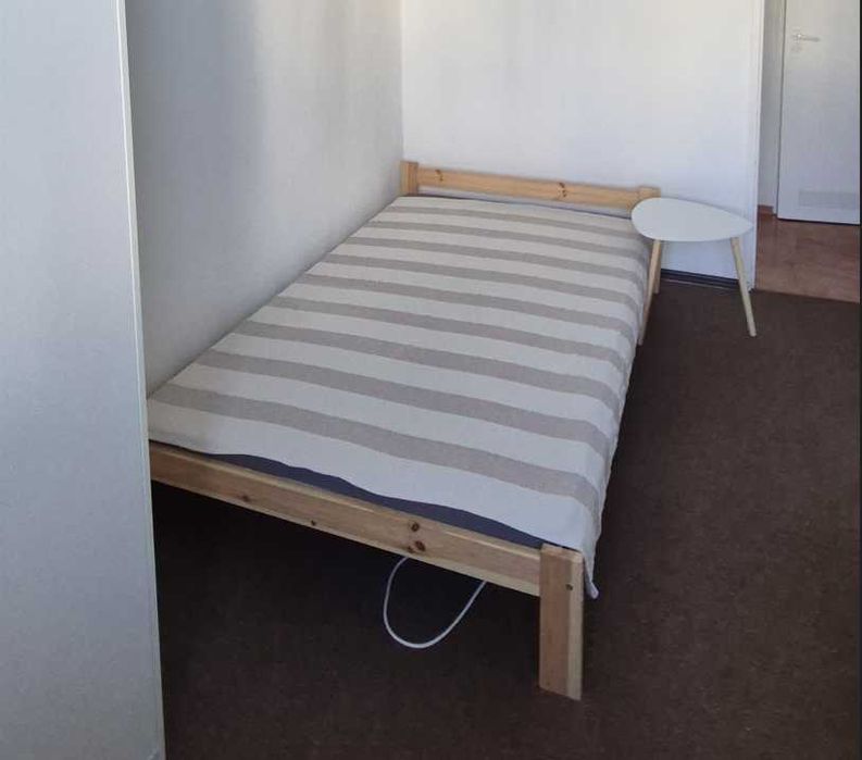 Łóżko drewniane 120x200 cm z materacem