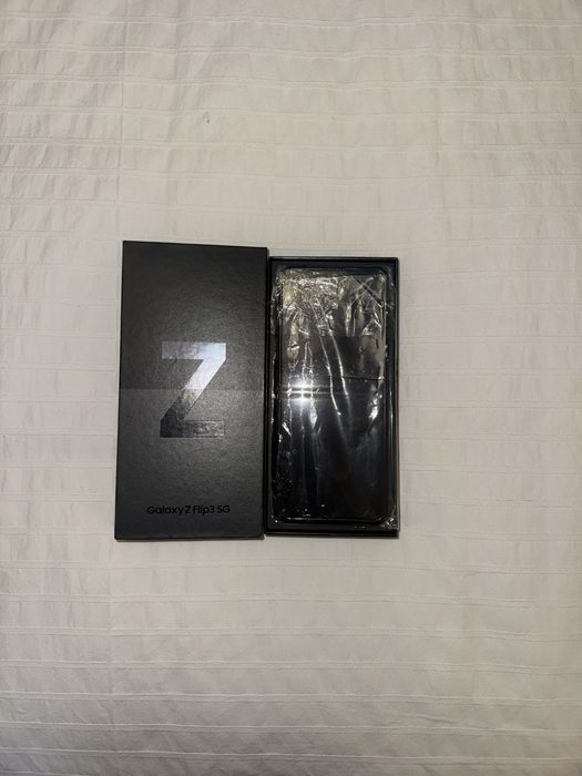 Samsung Galaxy Z Flip3 5G 256 GB – Como Novo | Com Extras