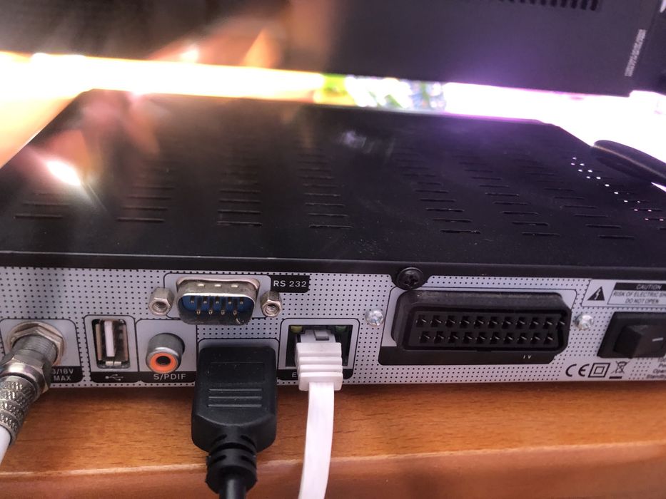 Box Amiko 8150 de satelite