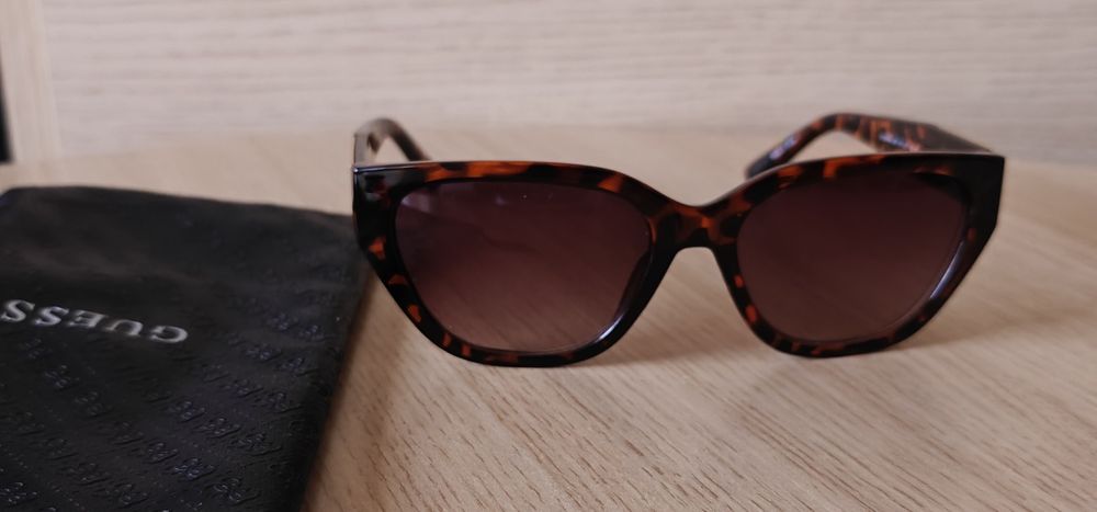 Nowe oryginalne okulary Guess