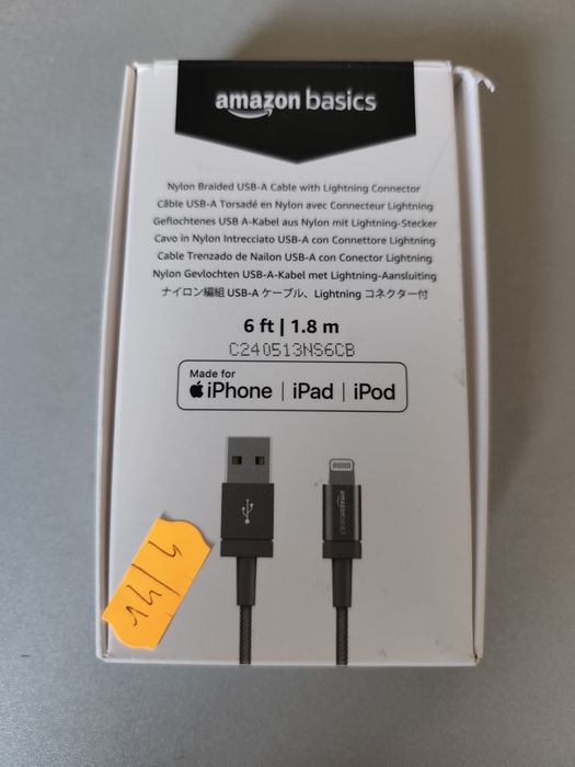 pleciony kabel Amazon Basics ze złącza USB-A na Lightning o długości 1,8 m