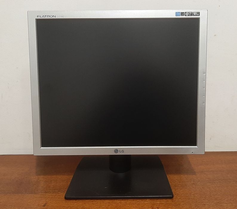 Монитор 17" LG Flatron L1719S  17 дюймов