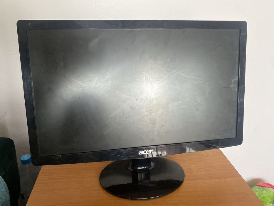 2 monitory monitor cena za 2 sztkomputer dzialaja acer hp 100 procent
