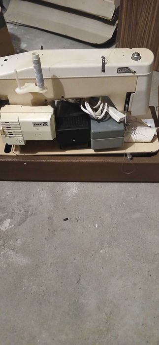 Maszyna do szycia Łucznik predom 466