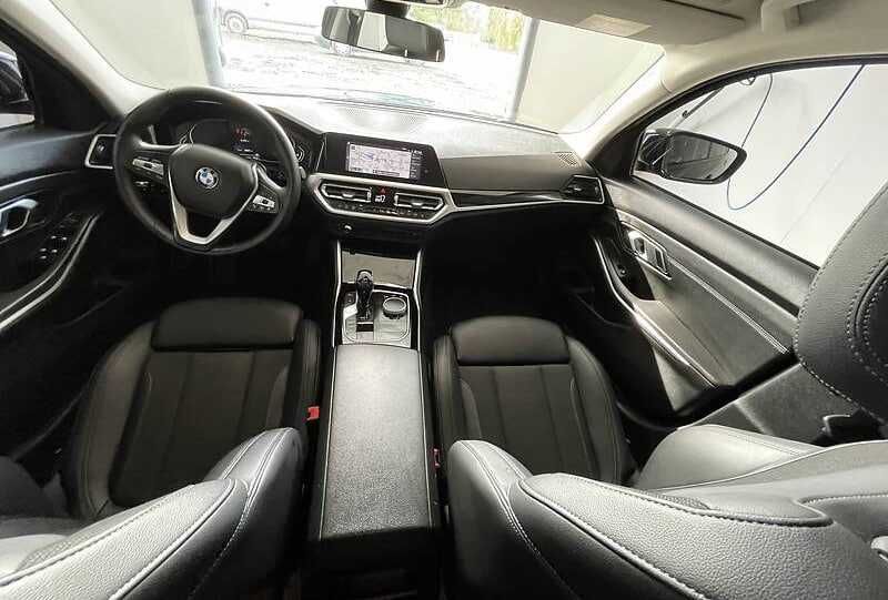 BMW  320   20 20
