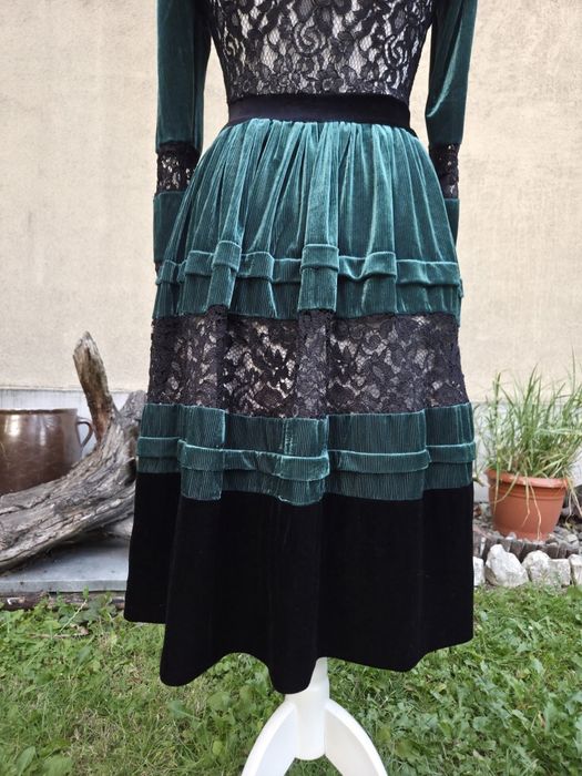 Gotycka sukienka handmade zielony aksamit i koronka avant garde