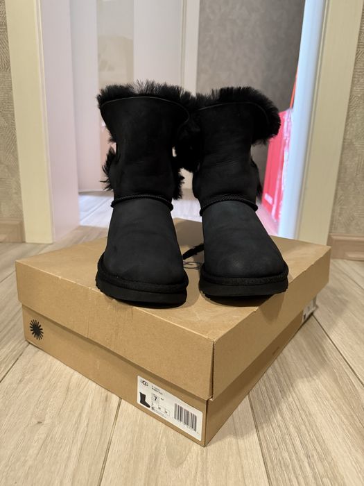 Сапоги UGG us 7 EU 38