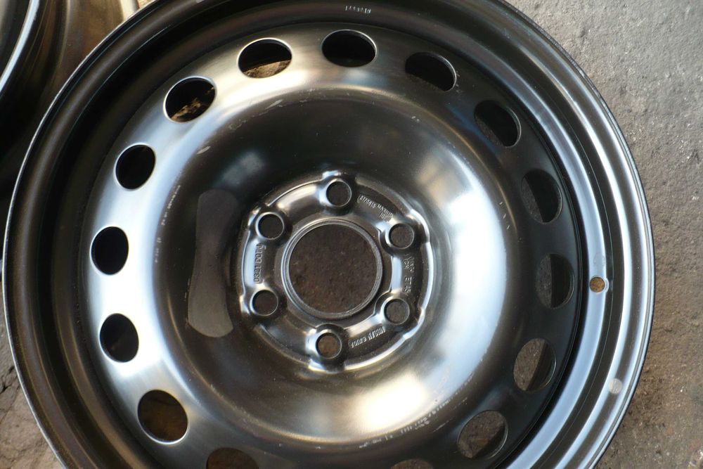 Felgi Stalowe 6X114,3" 7JX17'' 66,1 mm ET45 Nissan Oryginał 4szt. NOWE