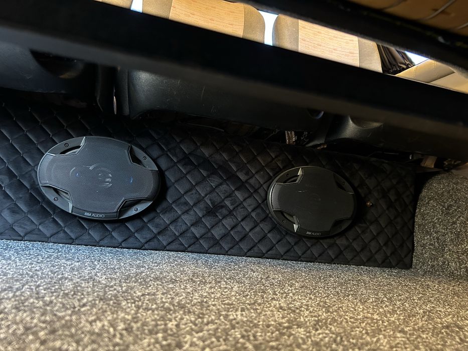 Продам авто VOLKSWAGEN T5 пасажир