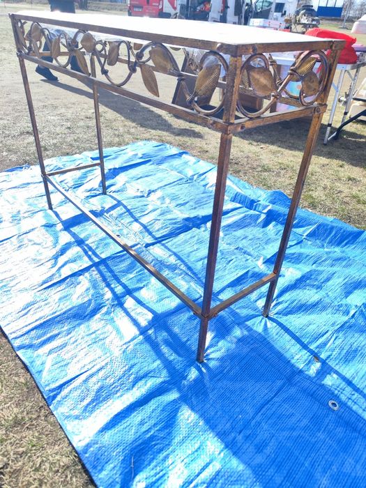 Metalowa konsola i lustro