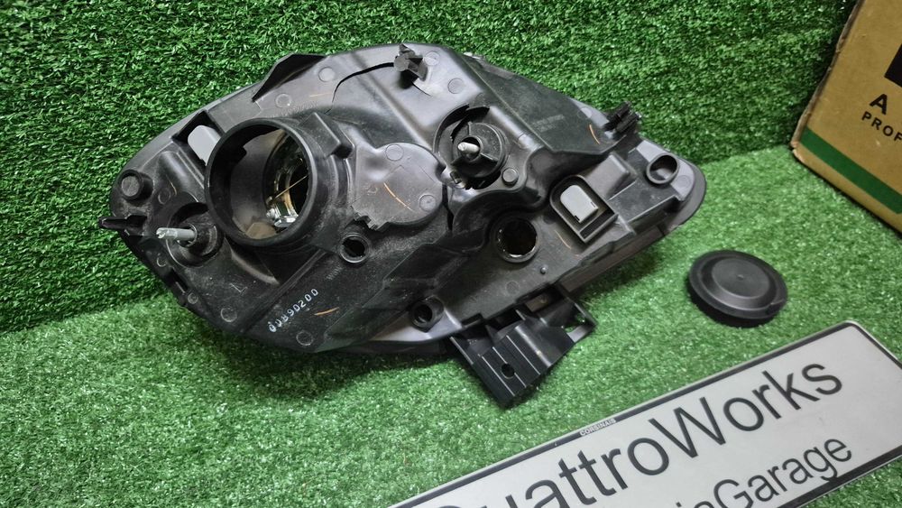 Otica Farol Esquerdo Renault Kangoo I KC FC 1997 a 2008 Ref. 551-1145L-LDEMY NOVO DEPO C/DANOS
