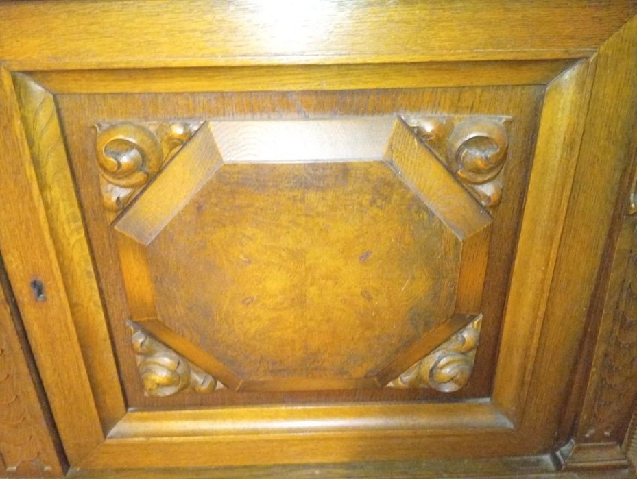 Piękna zabytkowa  rzeźbiona komoda drewniana  Wrocław