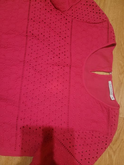 Bluzka z krótkim rękawem.