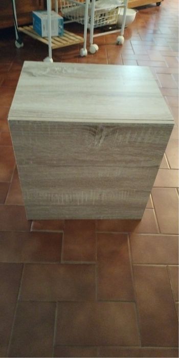 Cubo madeira arrumação