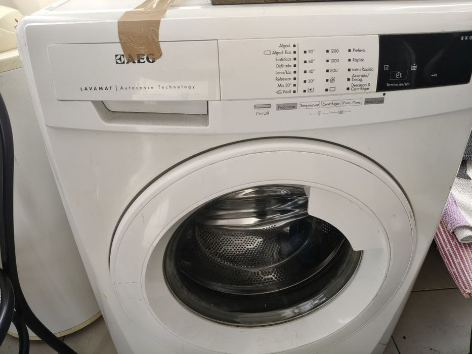 Máquina de lavar roupa AEG