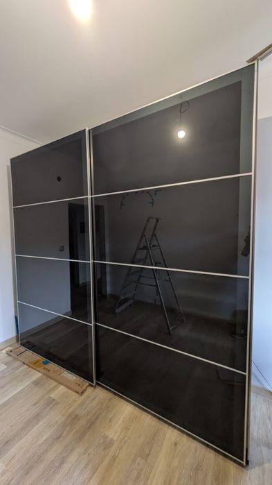 Portas PAX IKEA espelhado negro