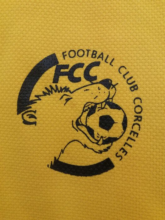 Футбольна спортивна з довгим рукавом: Швейцарія: FCC CORCELLES / Пежо.