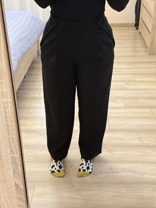 Продам жіночі чорні брюки Zara