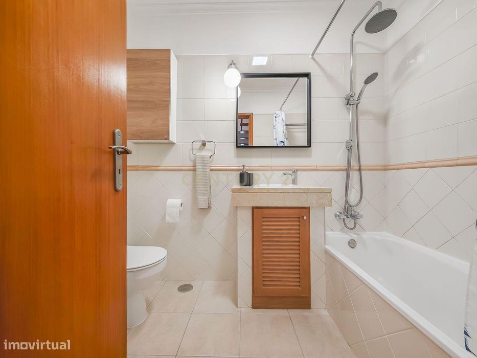 Apartamento T2 Dúplex com Vista Panorâmica e Garagem com Carregamento