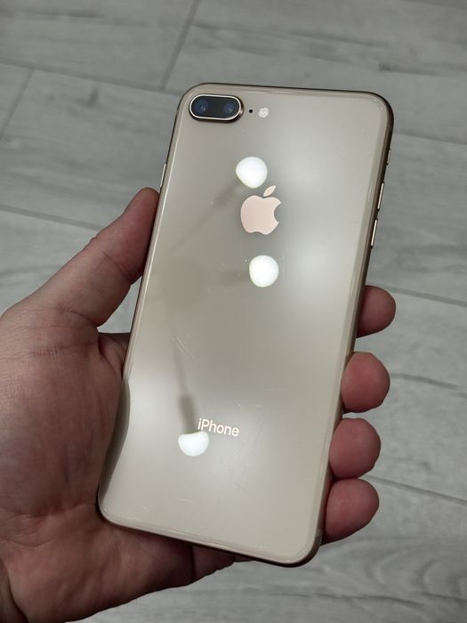 iPhone 8+ 64gb Gold