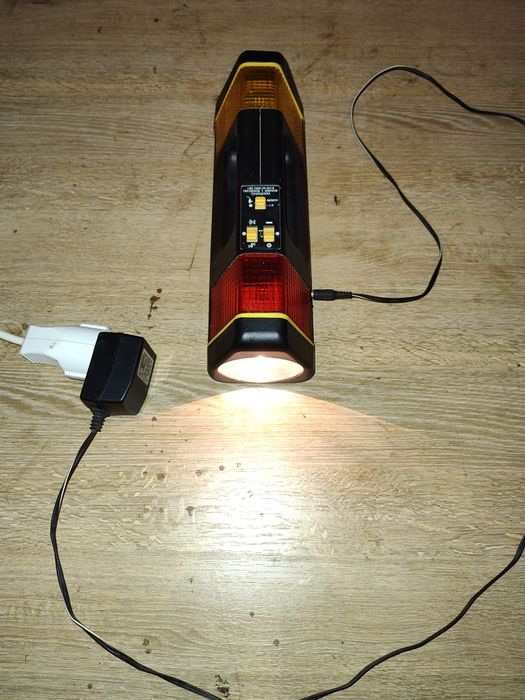 Lanterna com várias funcionalidades