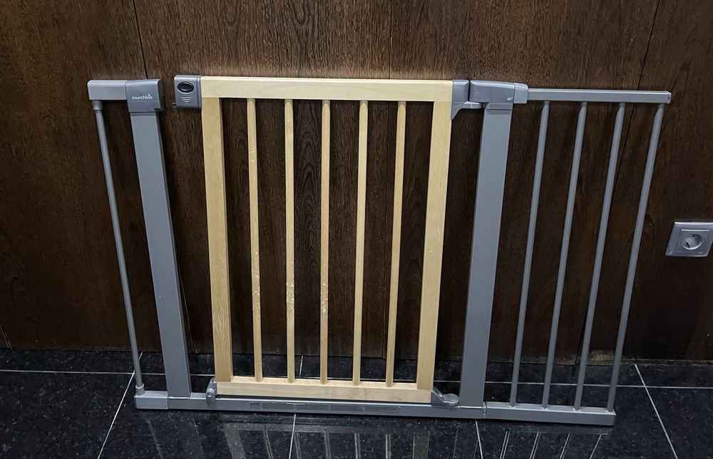 Barreira/Portão de segurança para bebés Munchkin em madeira