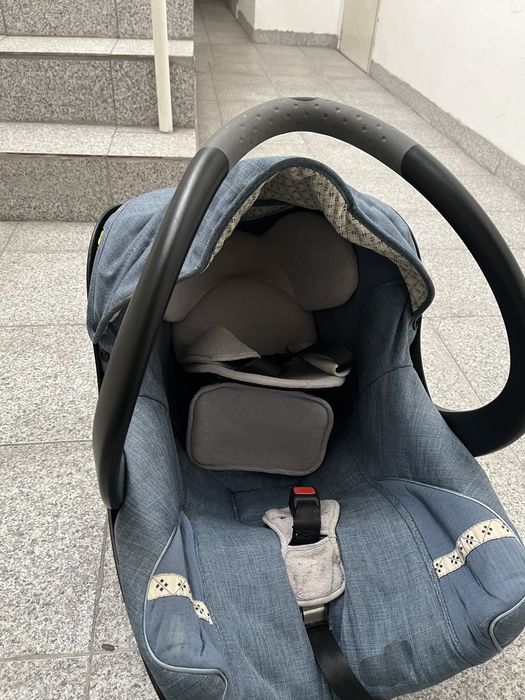 Carrinho bébé Confort com ovo e cadeira.